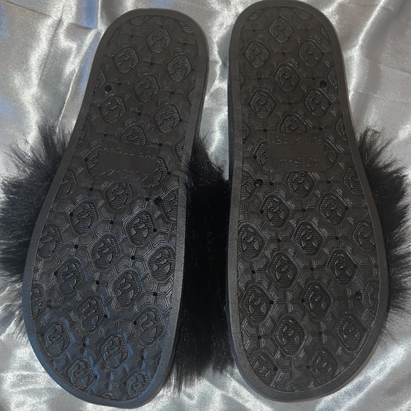 Fur Story Black Sandal Size 10-11 - Picture 3 of 5